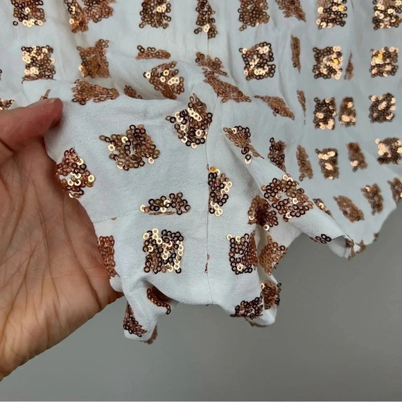 Finders Keepers Moment In Time Shorts Size XS Rose Gold Sequins High Rise White - Picture 7 of 9